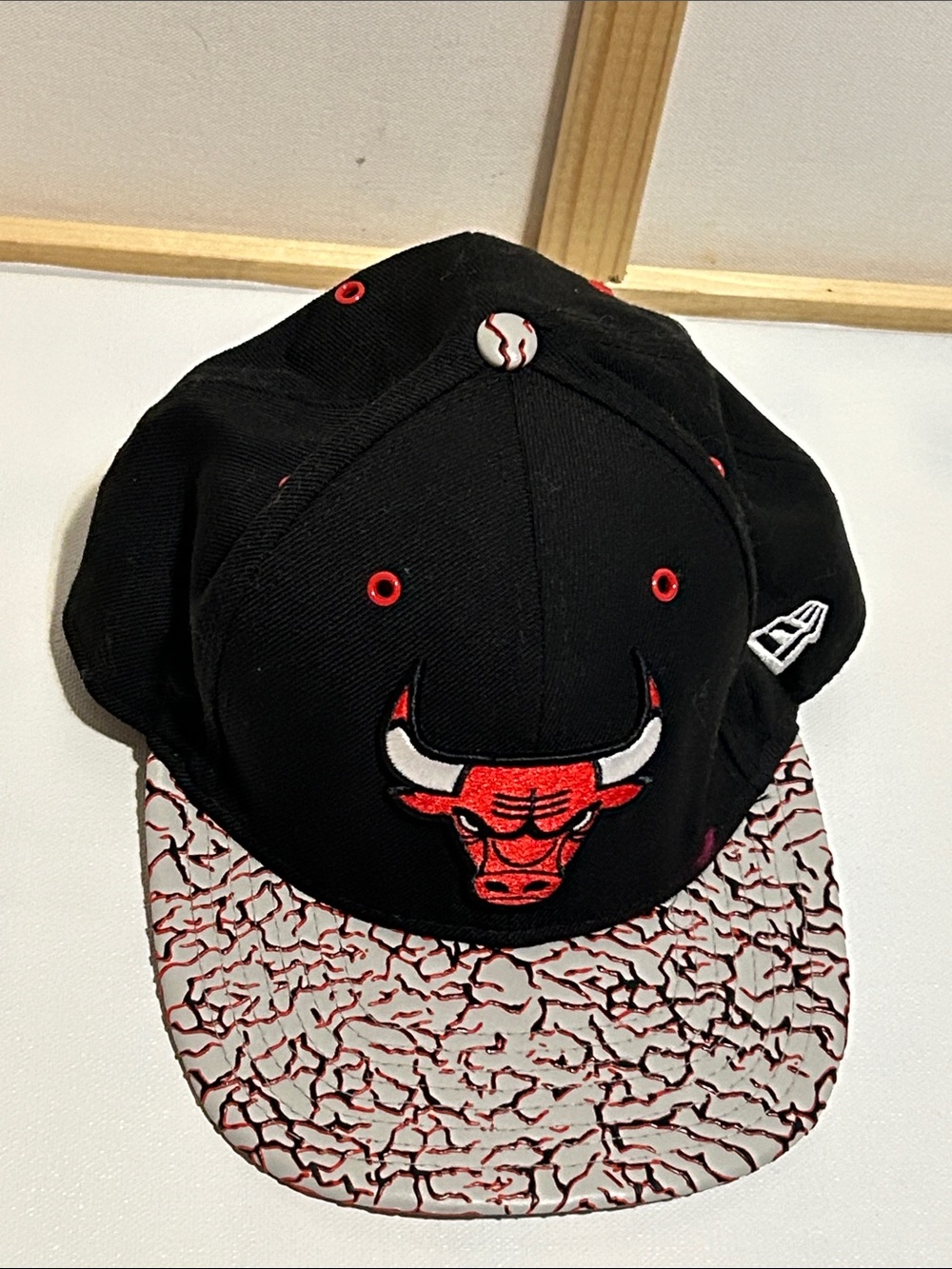 New Era Black & Red Chicago Bulls Cap with Cracked Brim